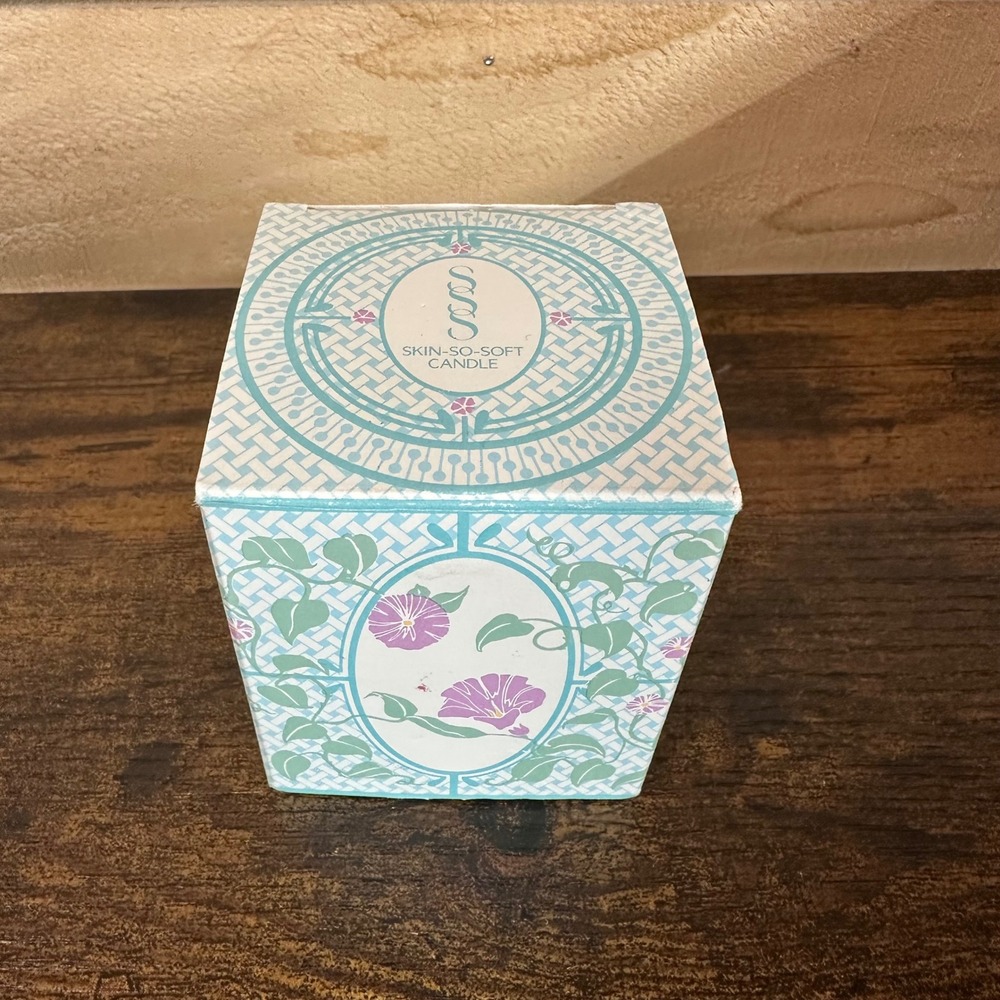 Vintage Avon Skin So Soft Candle NOS In Box 1989 Original Tin